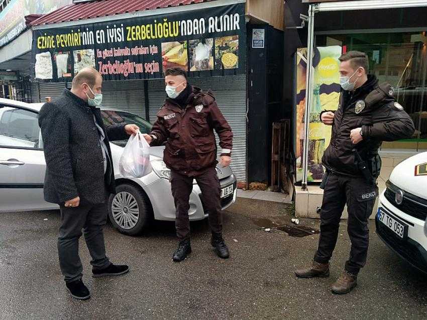 Midyeci Şenol Usta’dan polis ekiplerine jest..