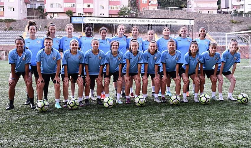 Kdz.Ereğli Belediyespor kadın futbol takımı Bolu’da kampta..