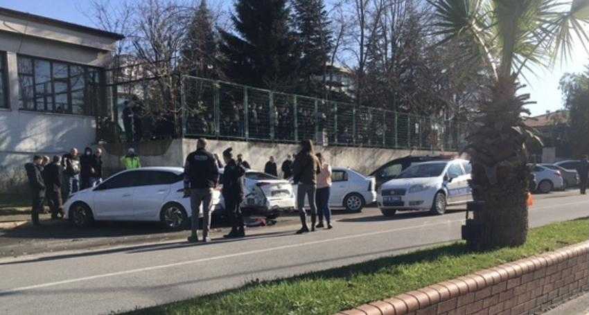 Sürücü park halindeki araçları biçti..