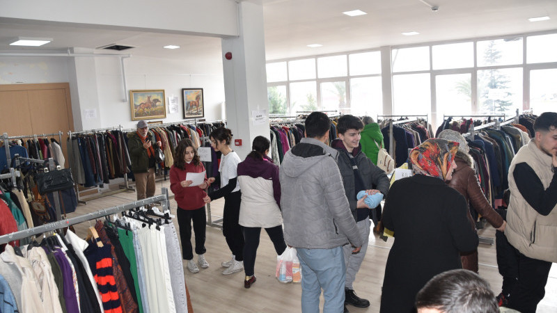Kdz.Ereğli belediyesi  depremzedeler için örnek mağaza kurdu..