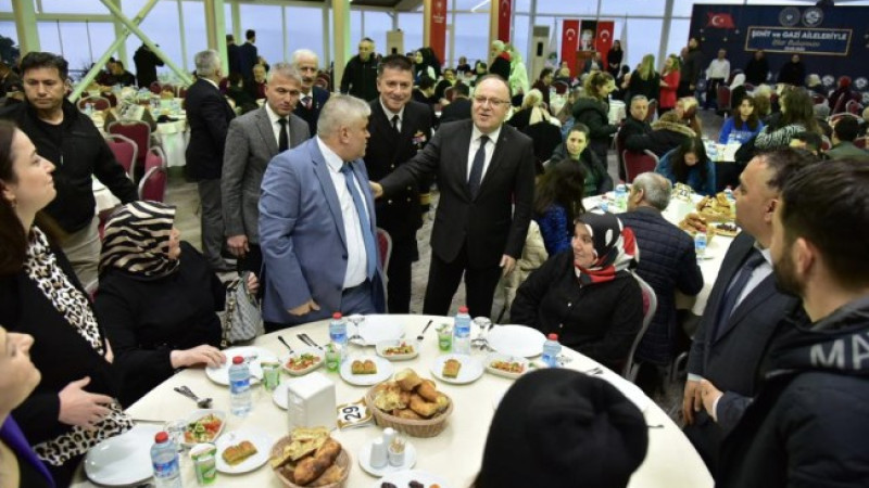 Zonguldak Valisi Tutulmaz şehit yakınları ile iftarda bir araya geldi