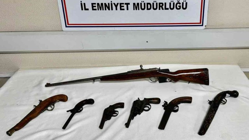 Tarihi silahlar Zonguldak'a girdi çıkamadı..