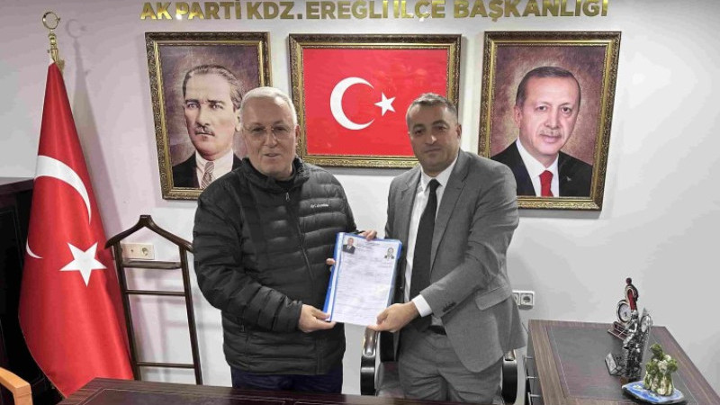 Esnafların başkanı Mehmet Azman aday adaylığı başvurusunu yaptı.