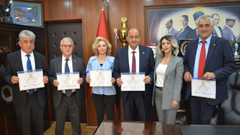Başkan Demirtaş ve meclis üyeleri mazbatalarını aldı