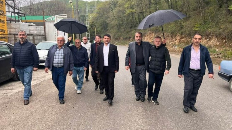 MHP adayı Bozkurt ilçe ilçe her yeri geziyor.