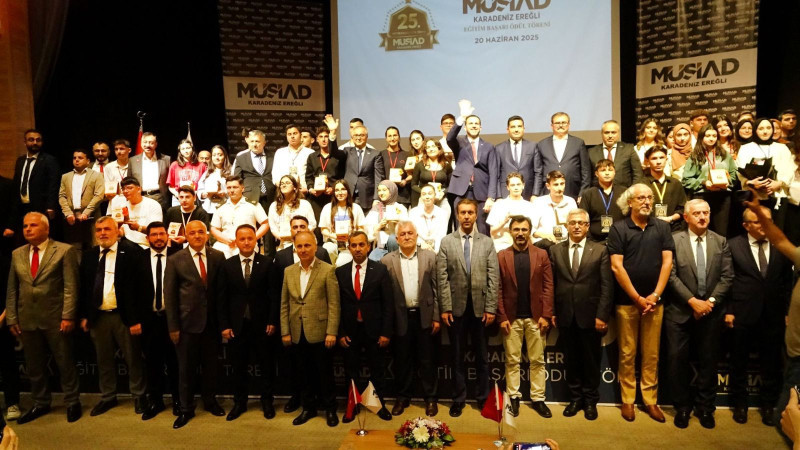 MÜSİAD Kdz.Ereğli Şubesi 137 öğrenciyi ödüllendirdi