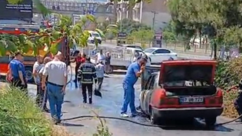 Araç yangını korkuttu. İşte o görüntüler.